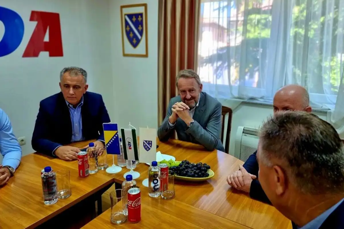Izetbegovic u mostaru3