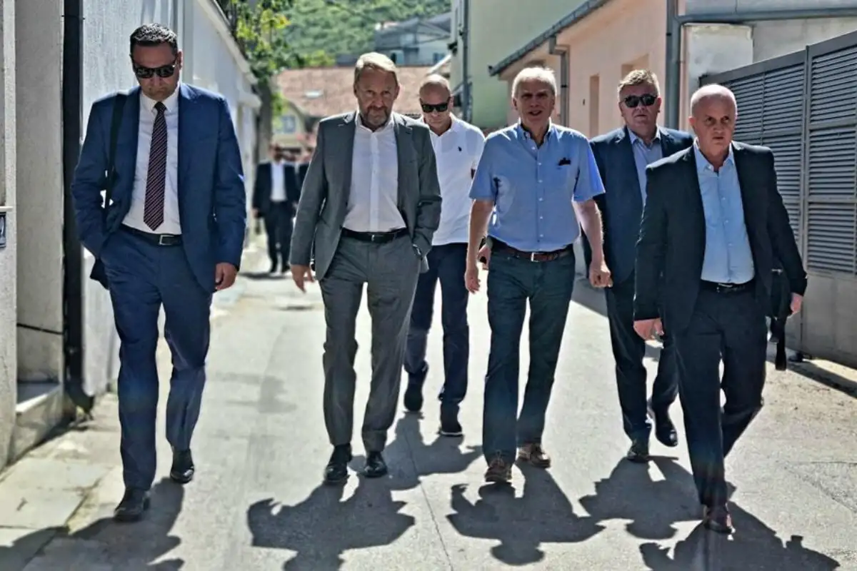 Izetbegovic u mostaru