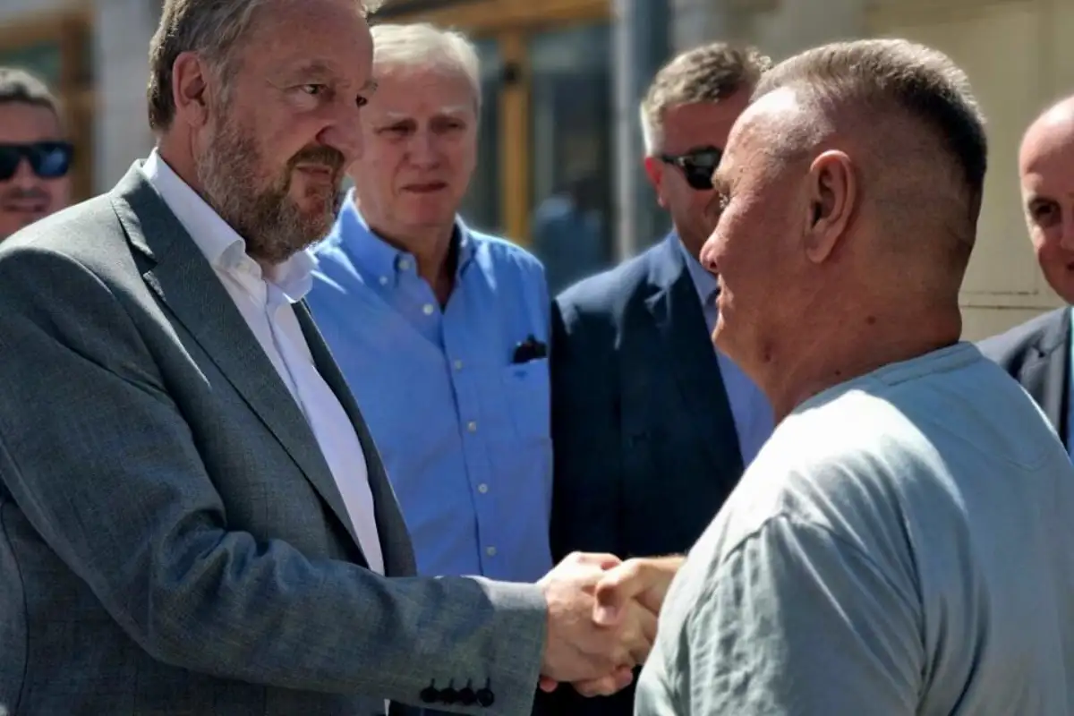 Izetbegovic u mostaru6