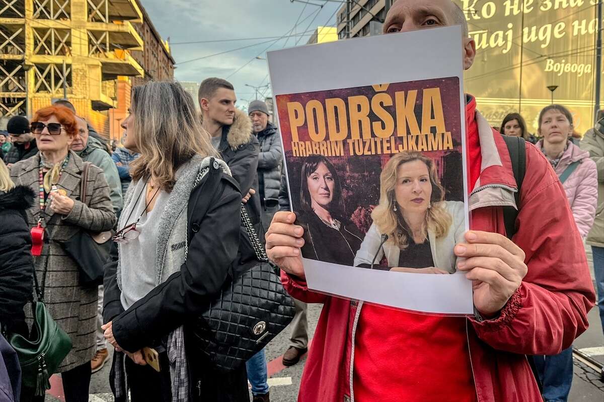 AA 20230310 30535232 30535225 U BEOGRADU SKUP PODRSKE TUZITELJKAMA POZIV NA SVEOBUHVATNI NARODNI BUNT PROTIV REZIMA