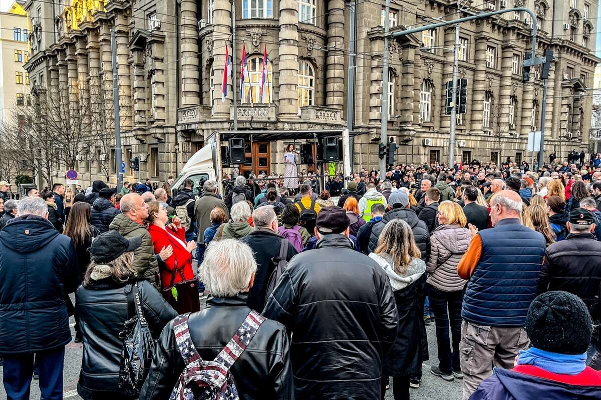 AA 20230310 30535232 30535230 U BEOGRADU SKUP PODRSKE TUZITELJKAMA POZIV NA SVEOBUHVATNI NARODNI BUNT PROTIV REZIMA