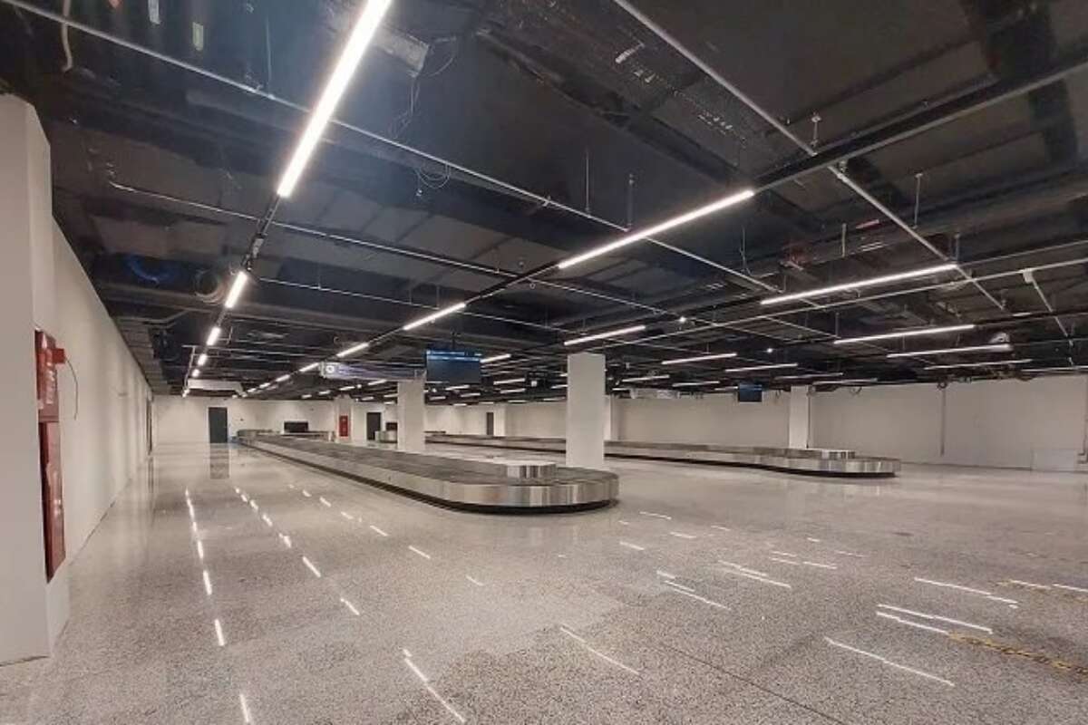 Terminal 10