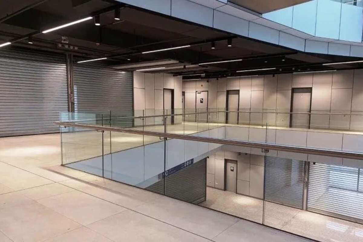 Terminal 8