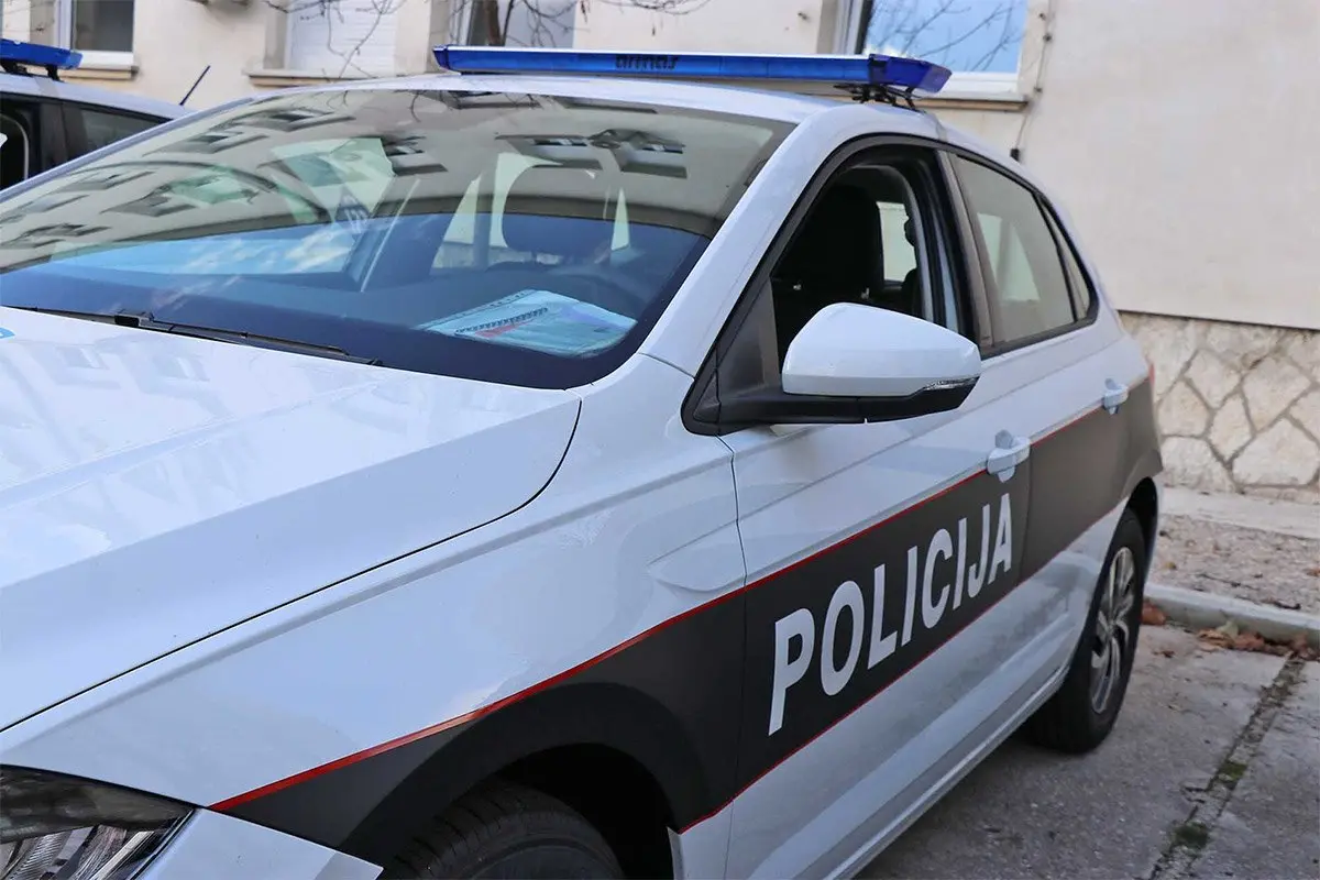 Policija