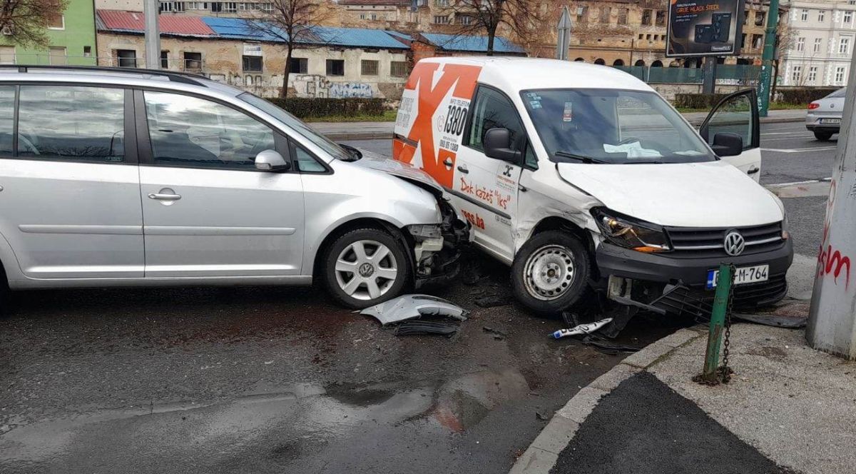 Saobracajna nesreca skenderija1